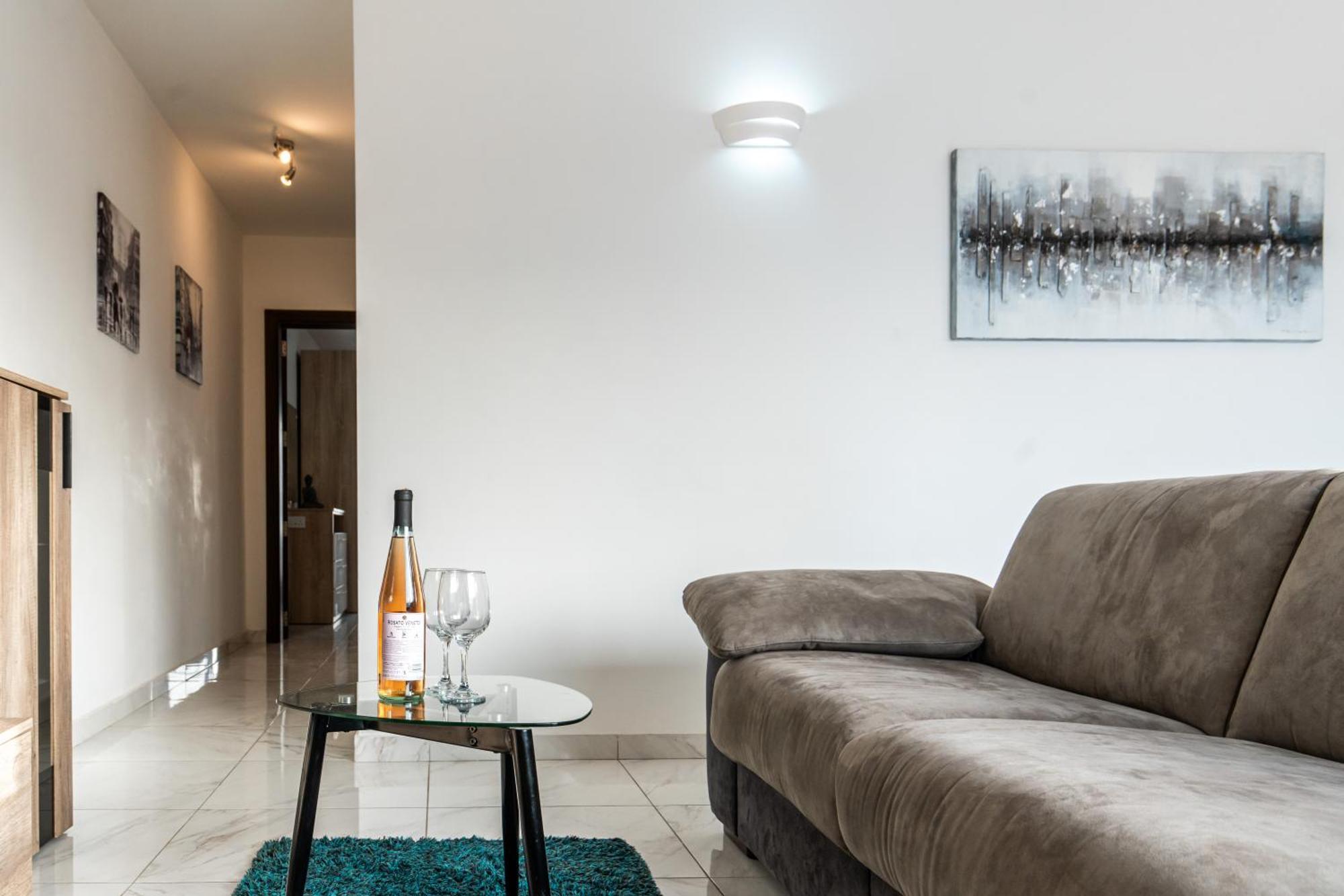 Poseidon Court Penthouse Superior Apartment เซนต์พอลส์เบย์ ภายนอก รูปภาพ