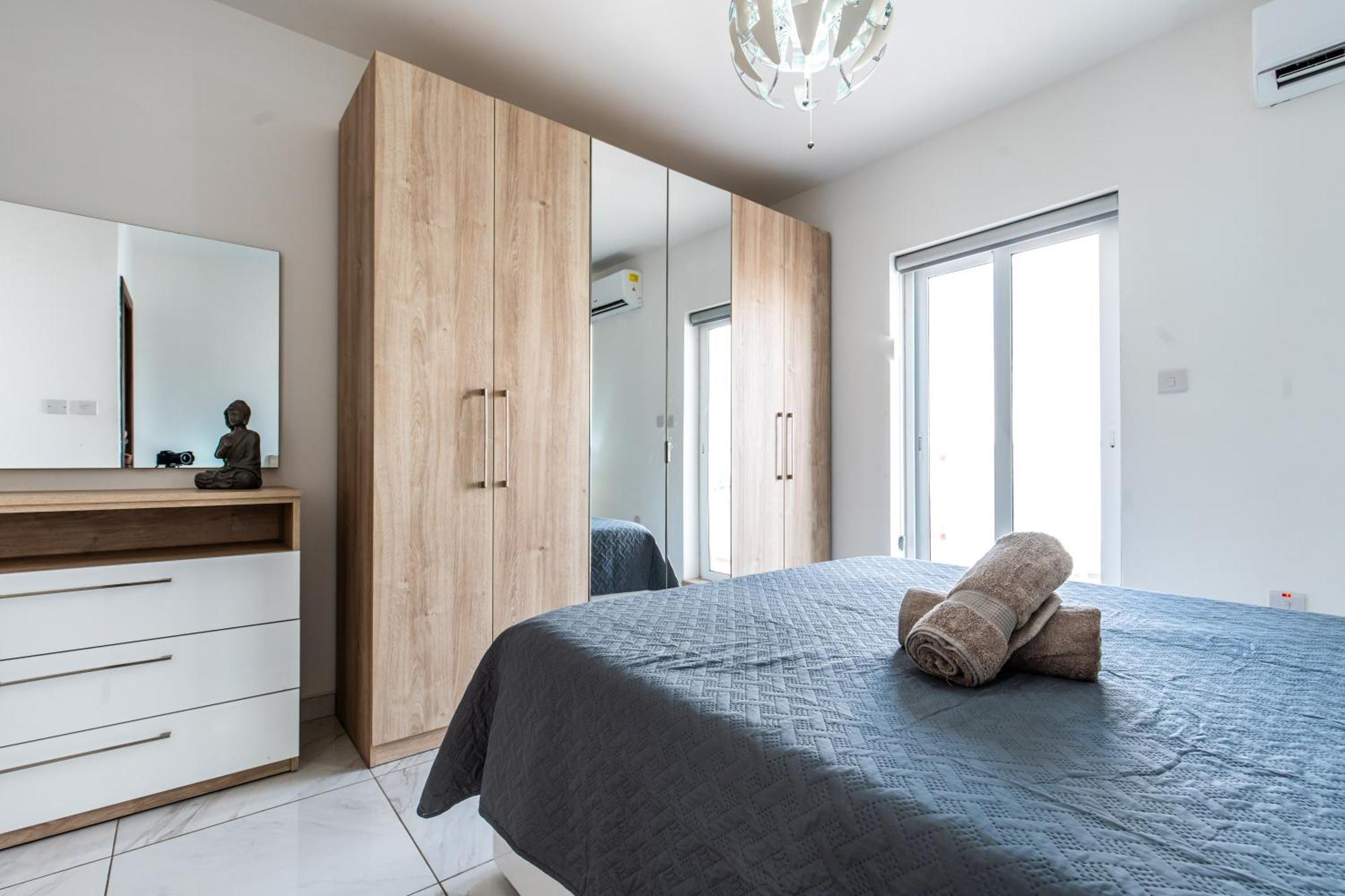 Poseidon Court Penthouse Superior Apartment เซนต์พอลส์เบย์ ภายนอก รูปภาพ