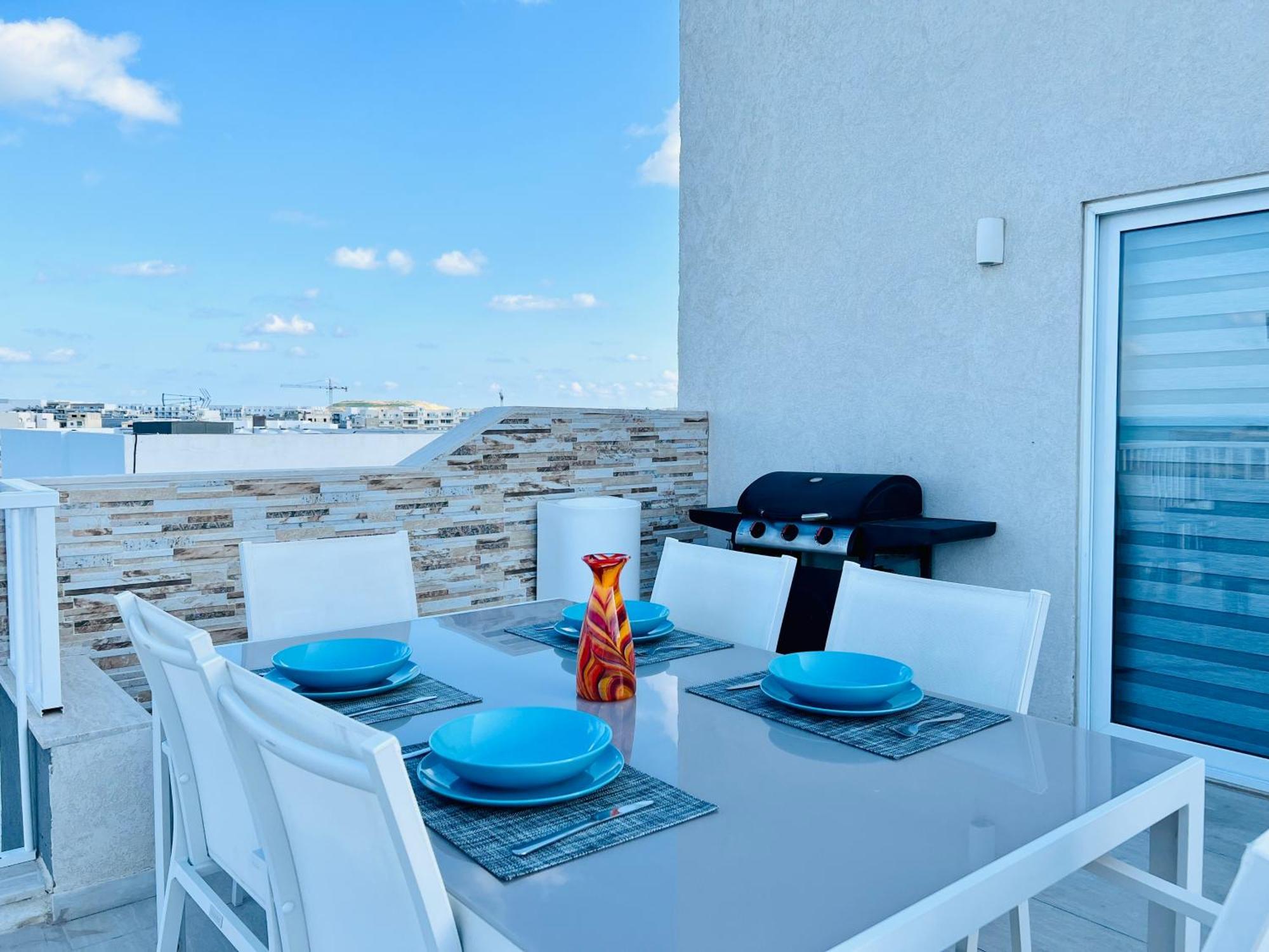 Poseidon Court Penthouse Superior Apartment เซนต์พอลส์เบย์ ภายนอก รูปภาพ