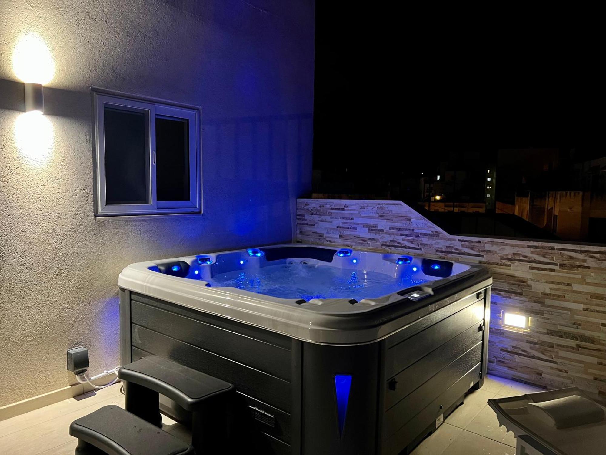 Poseidon Court Penthouse Superior Apartment เซนต์พอลส์เบย์ ภายนอก รูปภาพ