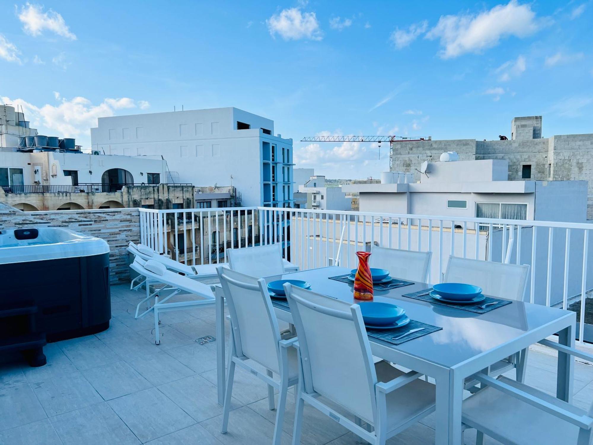 Poseidon Court Penthouse Superior Apartment เซนต์พอลส์เบย์ ภายนอก รูปภาพ