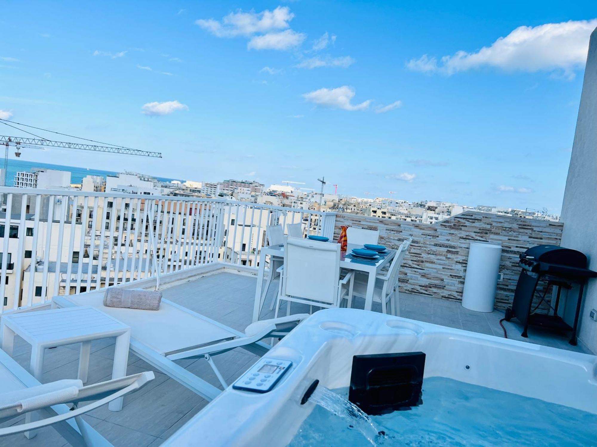 Poseidon Court Penthouse Superior Apartment เซนต์พอลส์เบย์ ภายนอก รูปภาพ