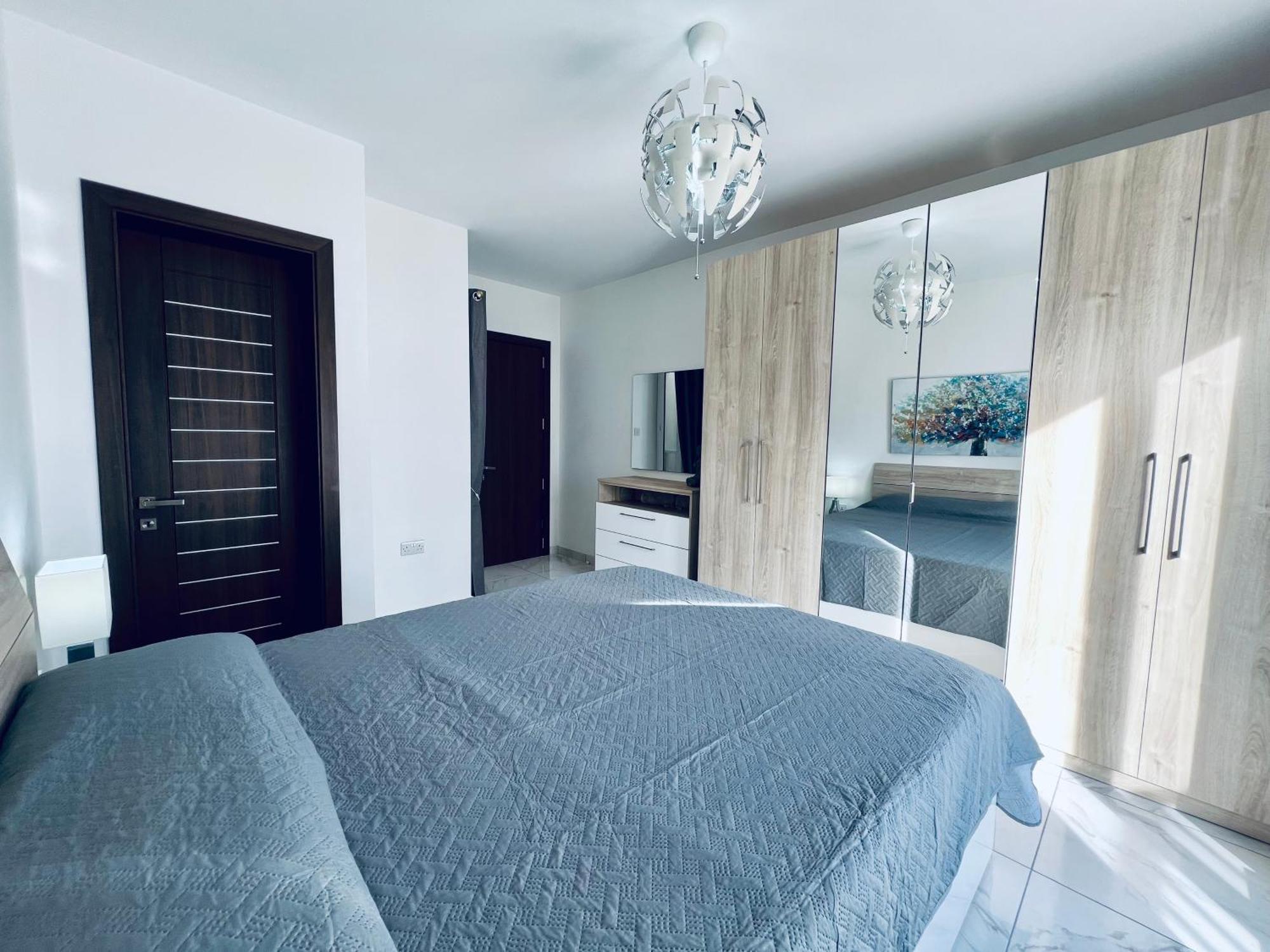 Poseidon Court Penthouse Superior Apartment เซนต์พอลส์เบย์ ภายนอก รูปภาพ